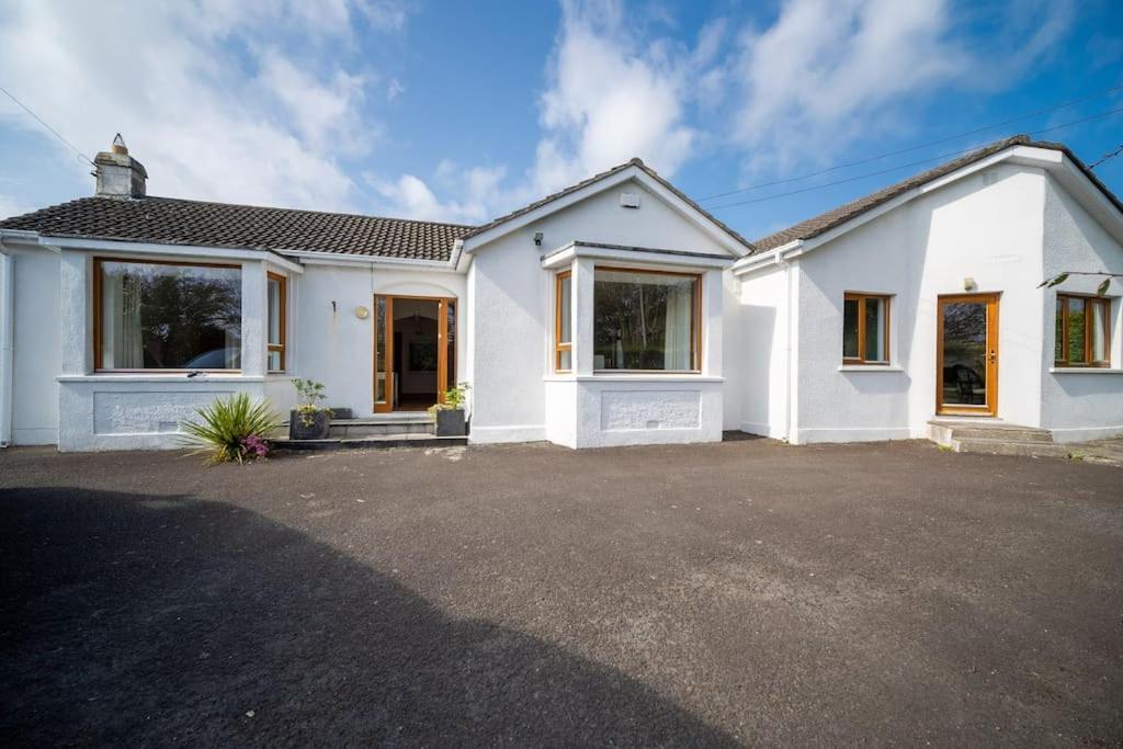The Moorings- Near The Sea Tramore Exterior foto